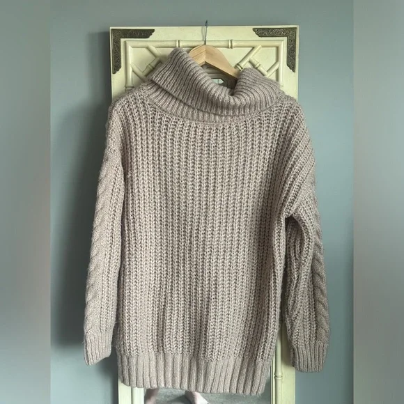Moon & Madison Cowl Neck Cable Knit Chunky Sweater Size Small Oversized - Picture 3 of 7
